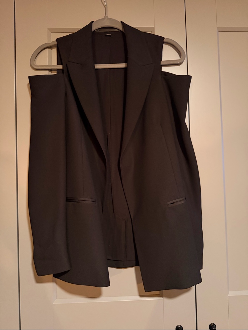 AllSaints Black Cold-Shoulder Open Blazer